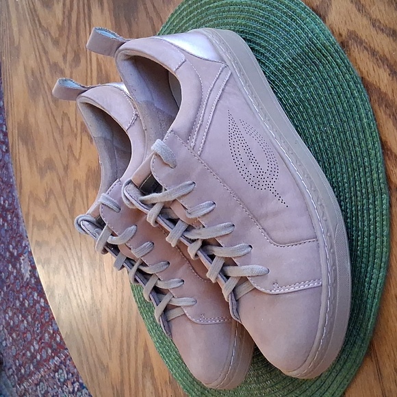 Earth Leather Blush Color Comfort Zinnia Sneakers Size 9.5 - Picture 11 of 11